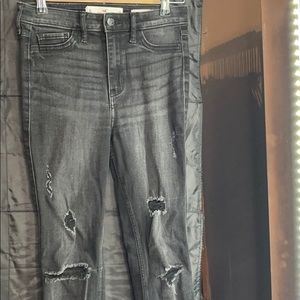 Black ripped skinny jeans